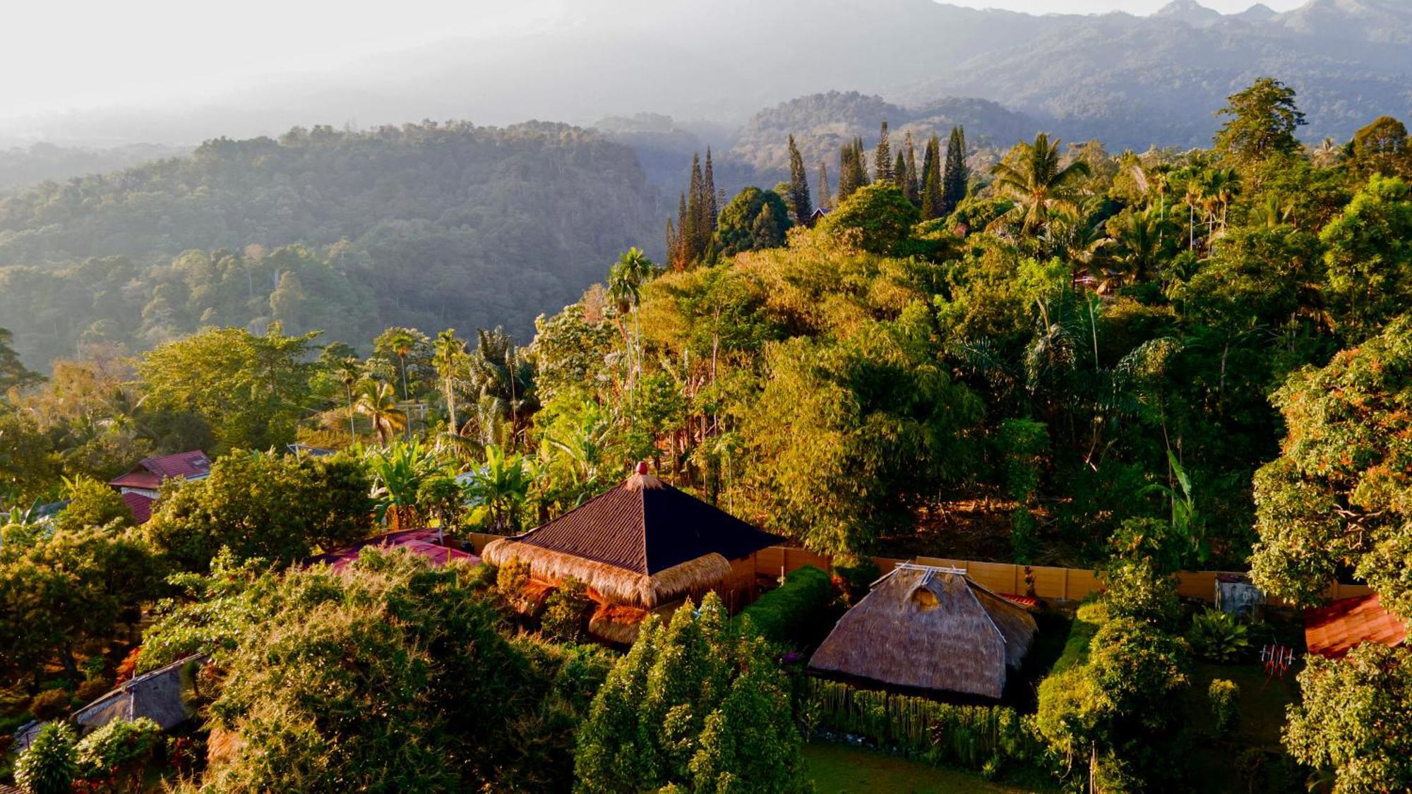 Rinjani Lighthouse Hotel เซอนารู ภายนอก รูปภาพ