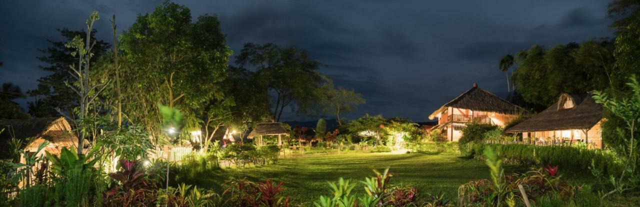 Rinjani Lighthouse Hotel เซอนารู ภายนอก รูปภาพ